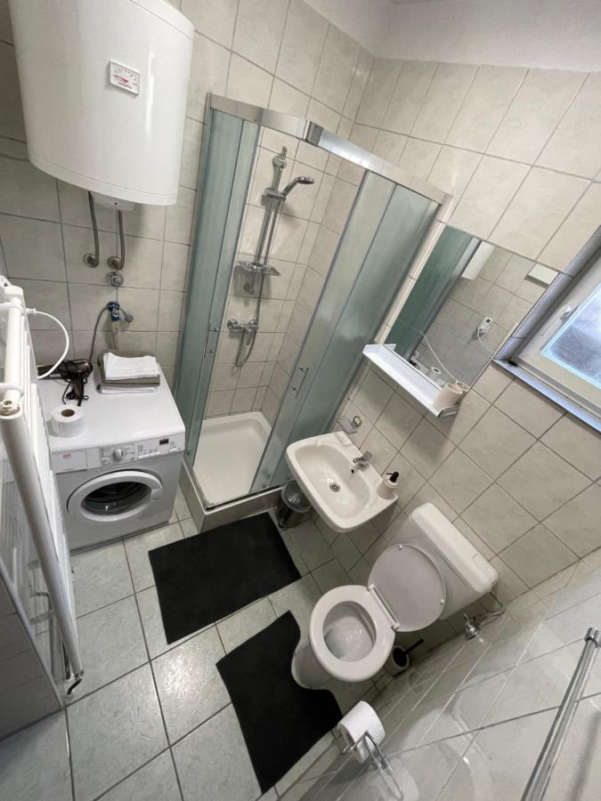 Apartman Ana Vrlika ภายนอก รูปภาพ